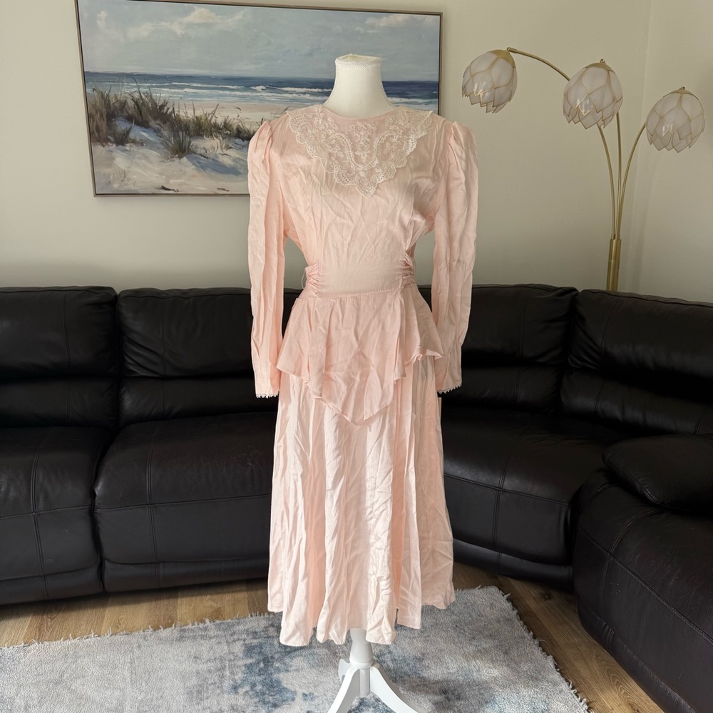 Vintage NWT LE-AL Pink Lace Prairie Dress Cottagecore Peplum Tie Back 13/14 USA